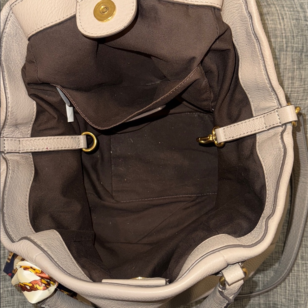 Marc Jacobs Tote Q Fran Leather Large Taupe Satchel Bag - Picture 11 of 17